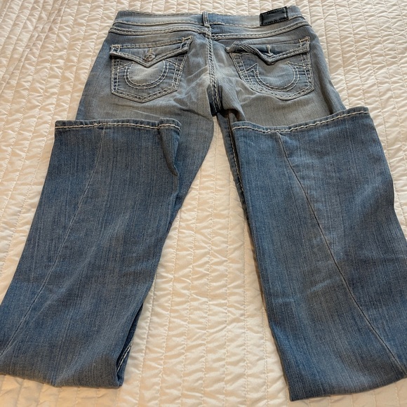Women’s flare leg True Religion jeans. In like-new condition. - Picture 1 of 7